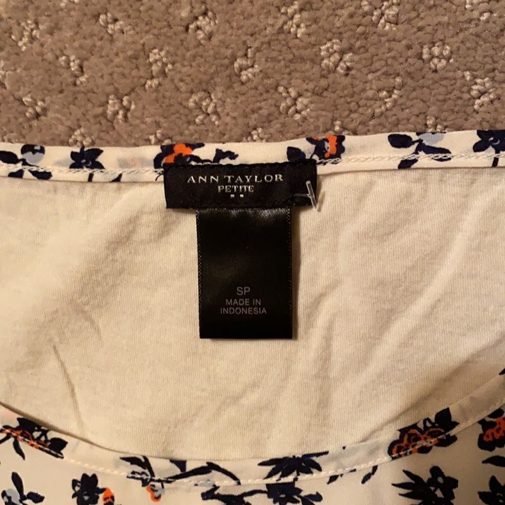 Ann Taylor Sleeveless Floral Top – Size SP – Cream Multi – Excellent Condition - Picture 6 of 6